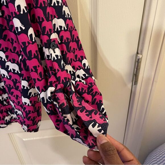 Crown & Ivy Pink and Black Graphic Blouse with Mandarin Collar - Picture 4 of 7